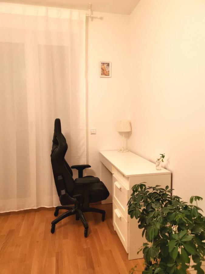 Gemuetliches Privatzimmer In Geraeumiger Gemeinschaftswohnung Dresda Exterior foto